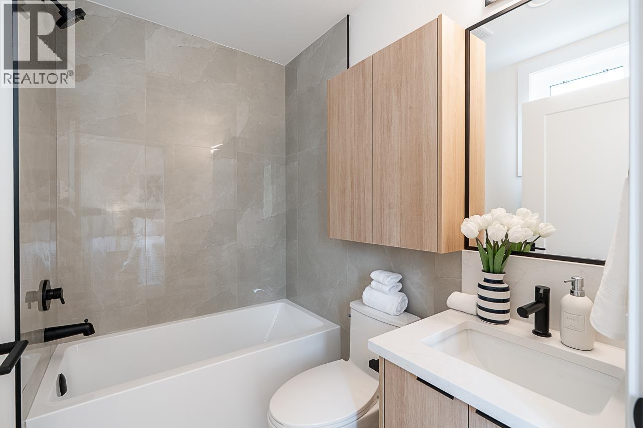 Photo 21 of 1 2248 E 48th Avenue, Vancouver BC
