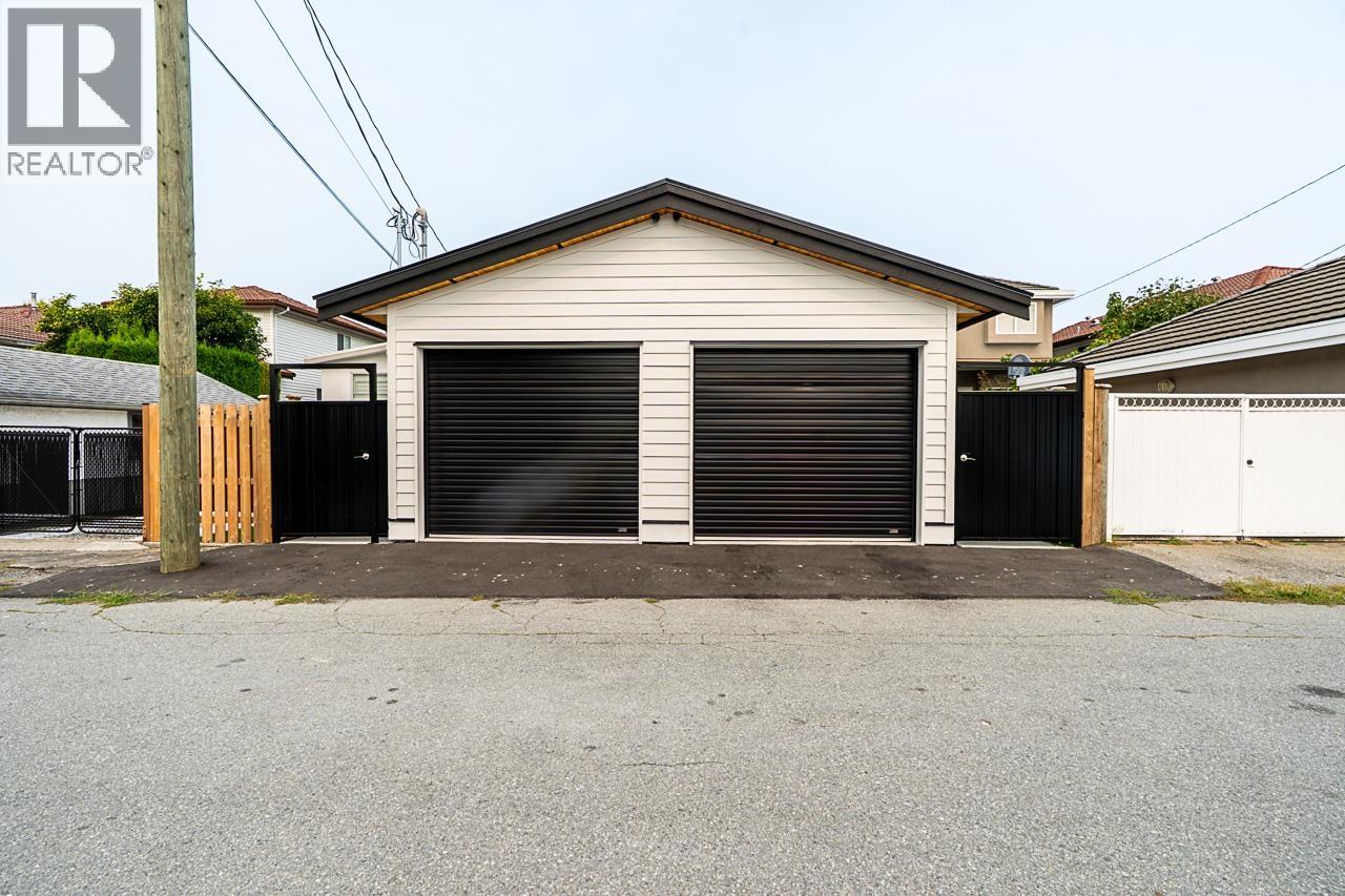Photo 32 of 1 2248 E 48th Avenue, Vancouver BC