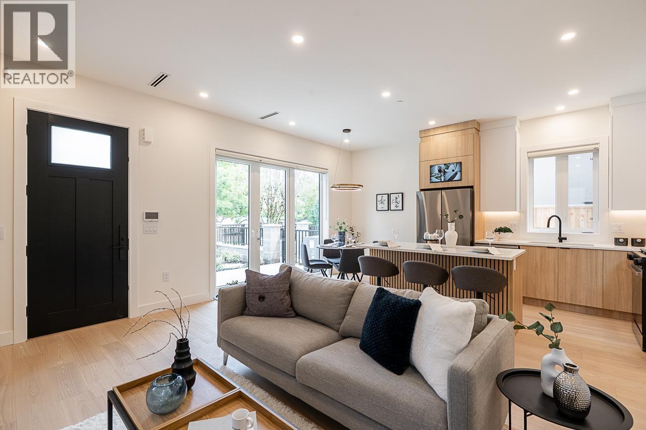 Photo 4 of 1 2248 E 48th Avenue, Vancouver BC