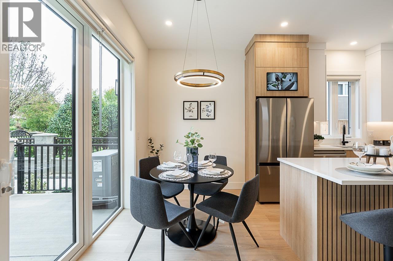 Photo 13 of 1 2248 E 48th Avenue, Vancouver BC