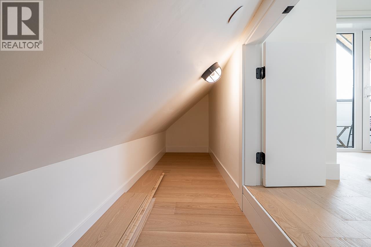 Photo 25 of 1 2248 E 48th Avenue, Vancouver BC