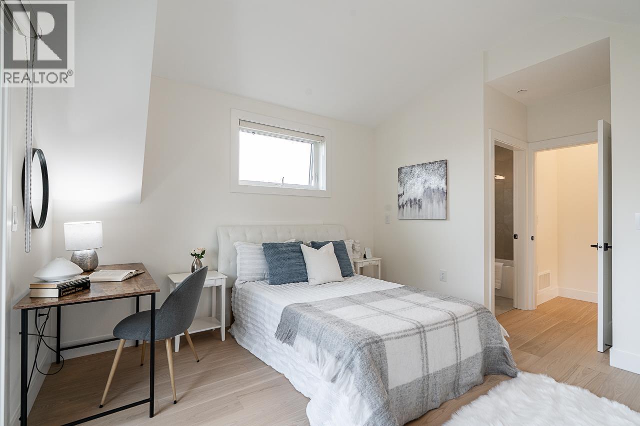 Photo 23 of 1 2248 E 48th Avenue, Vancouver BC