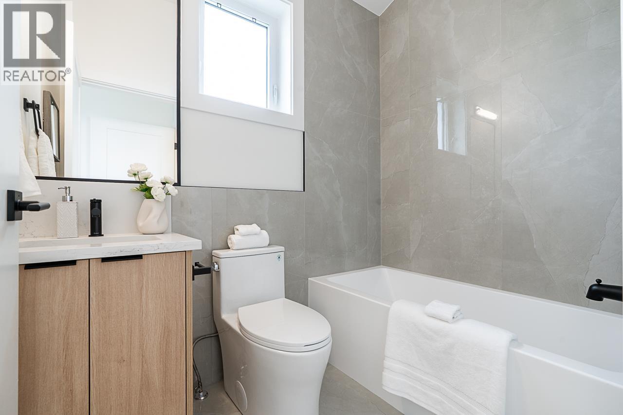 Photo 24 of 1 2248 E 48th Avenue, Vancouver BC