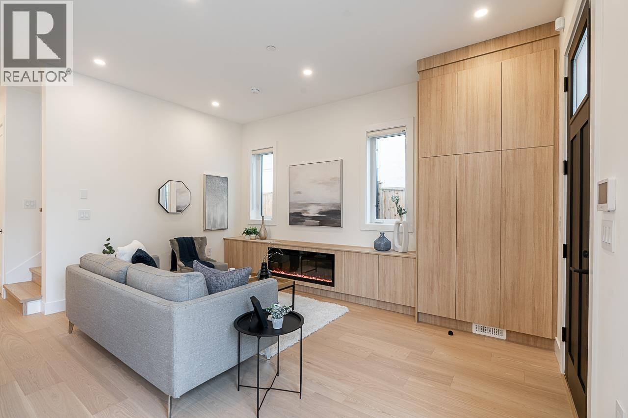 Photo 6 of 1 2248 E 48th Avenue, Vancouver BC