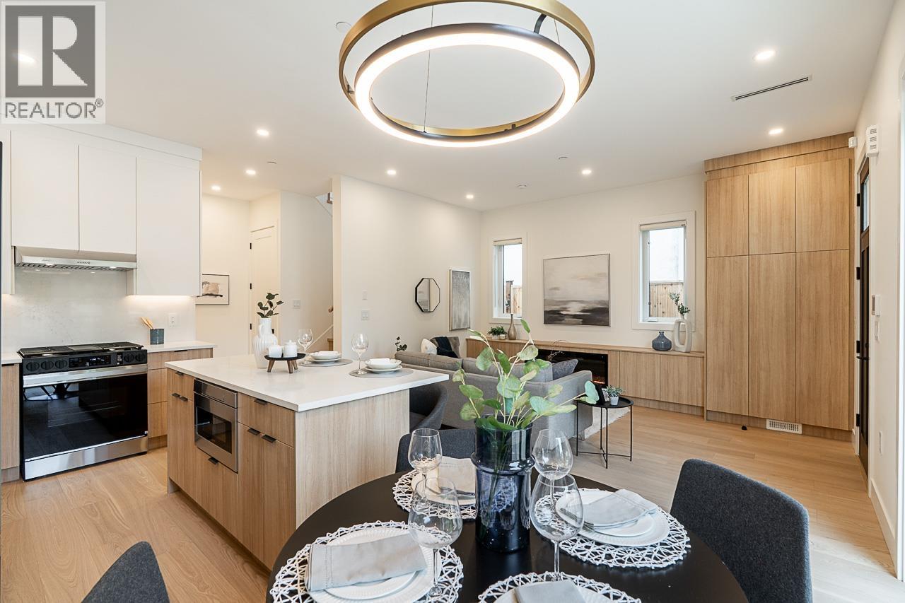 Photo 14 of 1 2248 E 48th Avenue, Vancouver BC