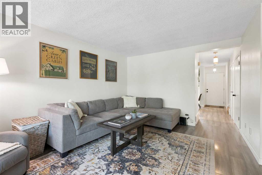 Photo 8 of 1324 Ranchlands Way Nw, Calgary AB