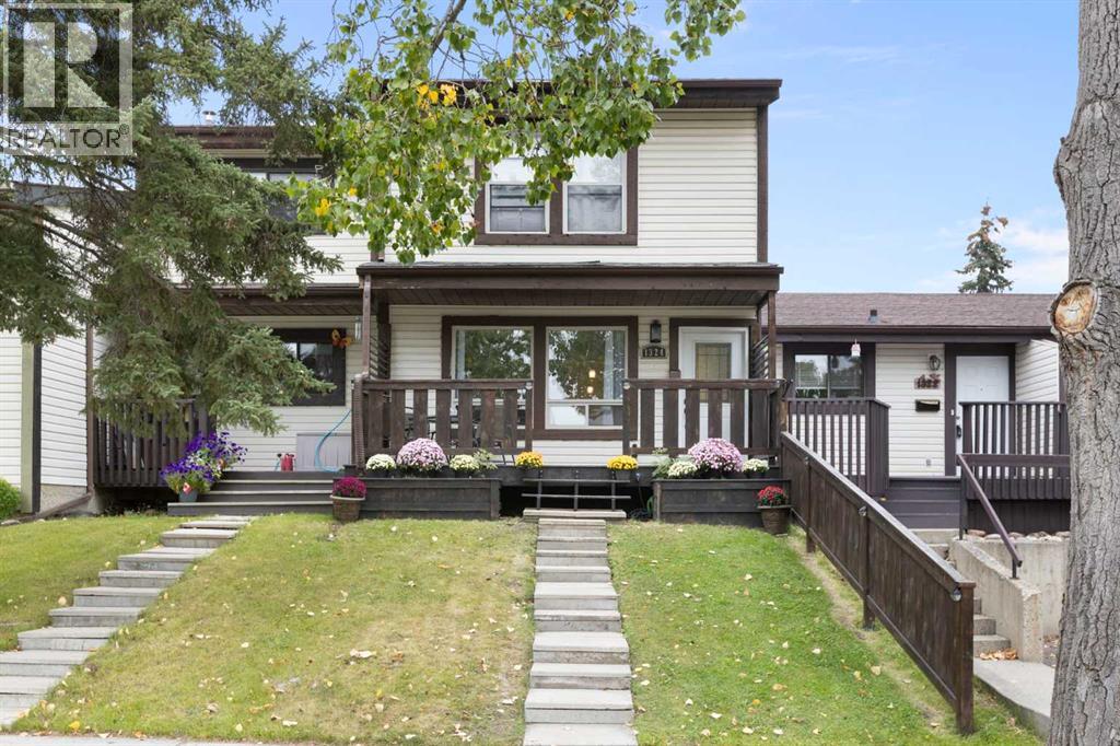 Photo 1 of 1324 Ranchlands Way Nw, Calgary AB