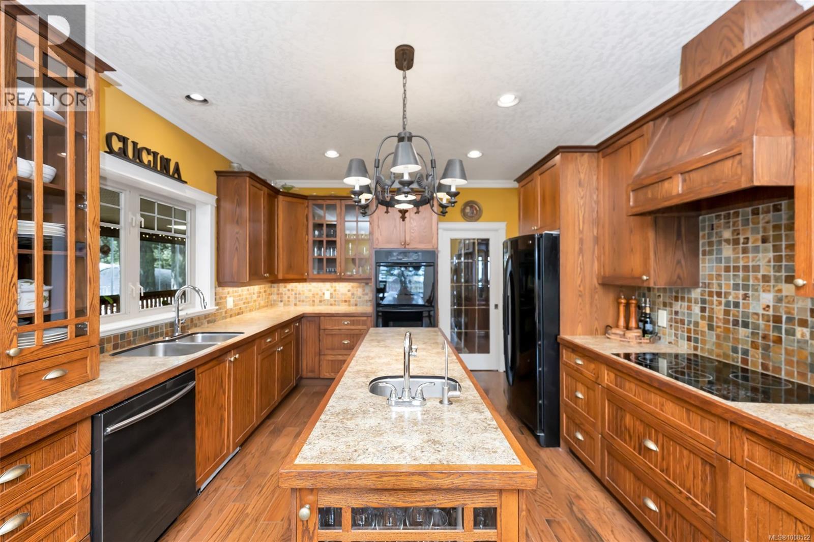700 Cains Way, Sooke
