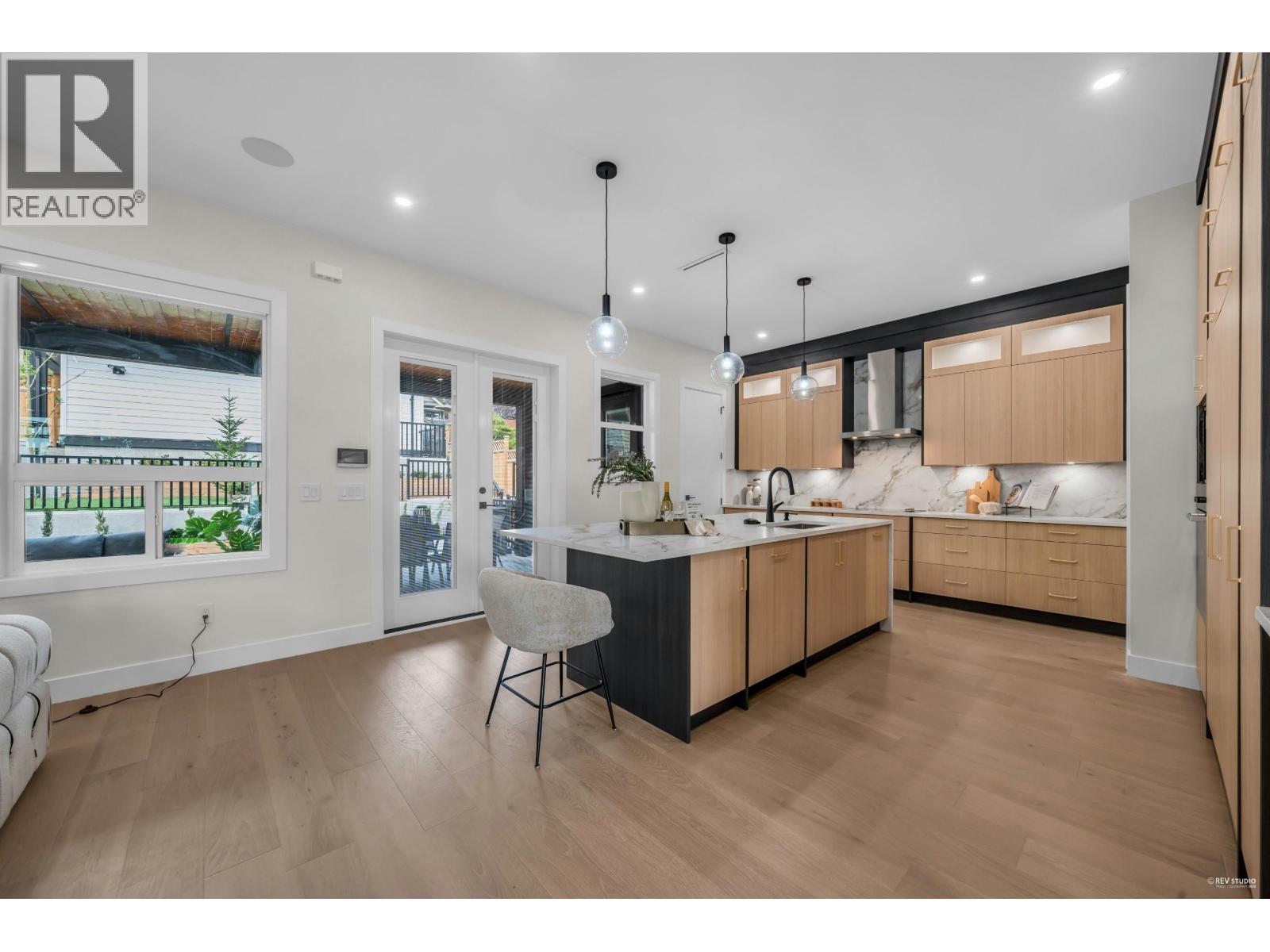 Photo 15 of 1405 Eighth Avenue, New Westminster BC