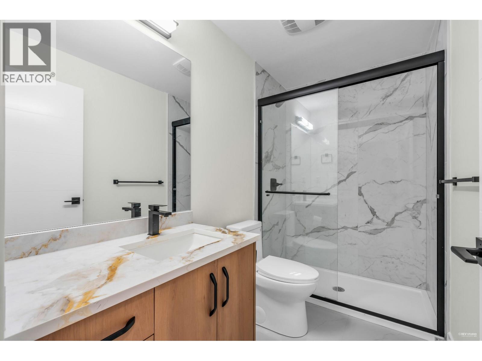 Photo 30 of 1405 Eighth Avenue, New Westminster BC