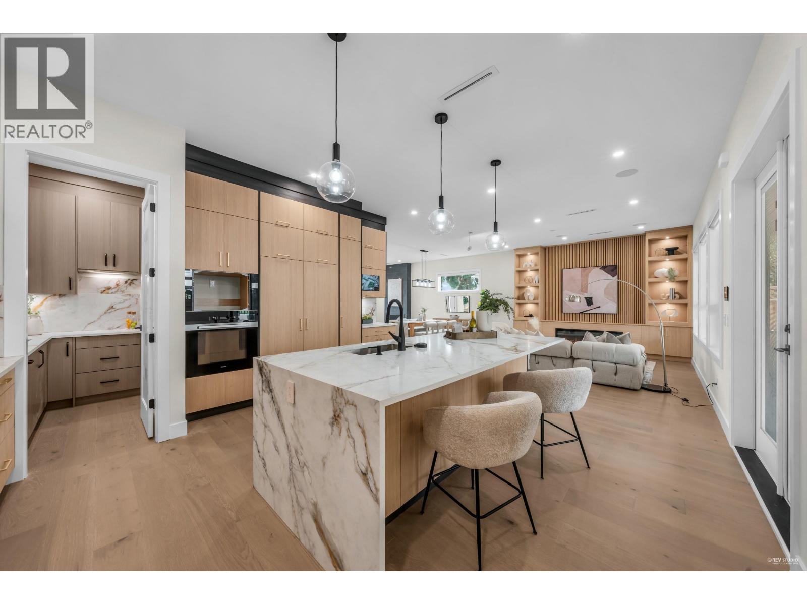 Photo 16 of 1405 Eighth Avenue, New Westminster BC