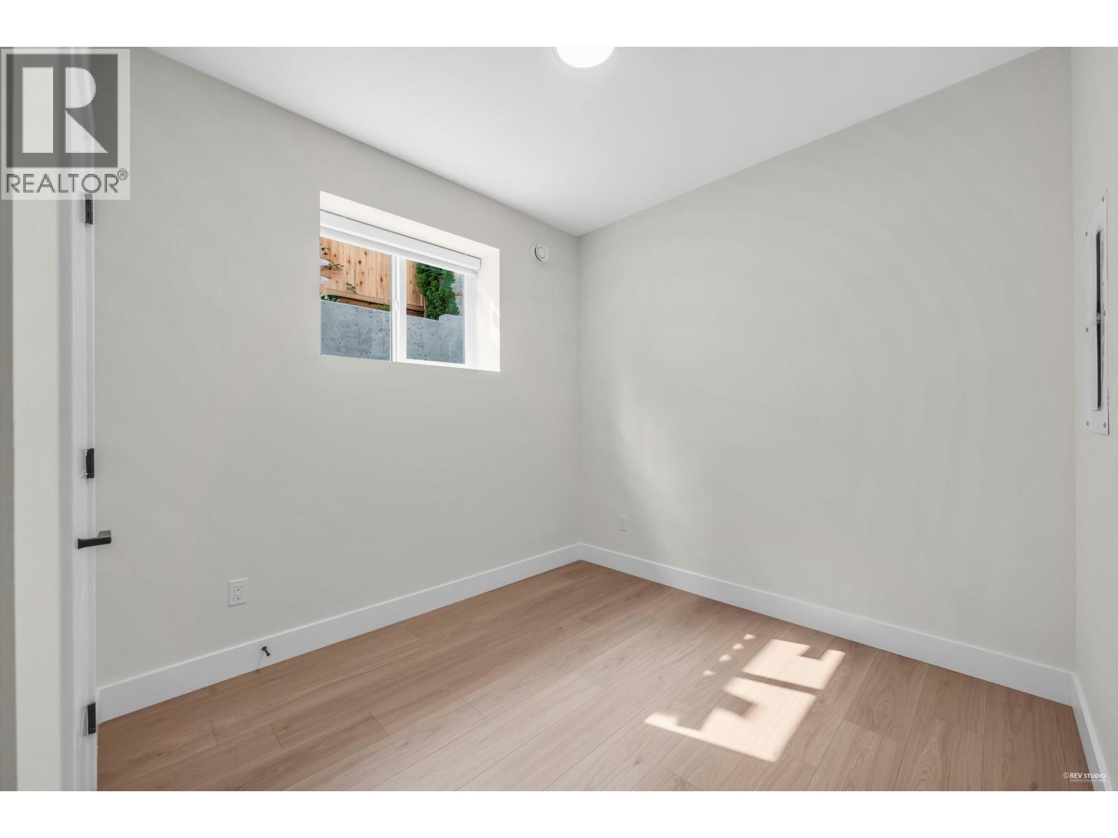 Photo 29 of 1405 Eighth Avenue, New Westminster BC
