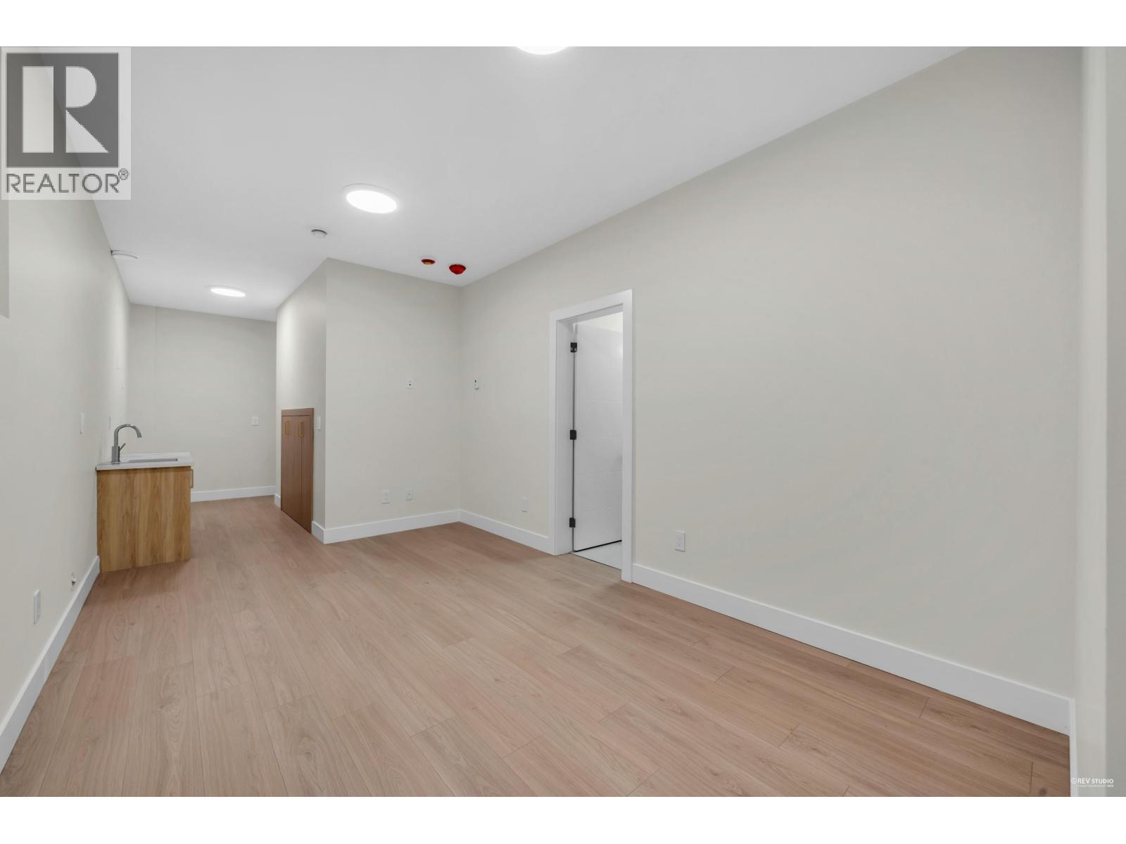 Photo 31 of 1405 Eighth Avenue, New Westminster BC