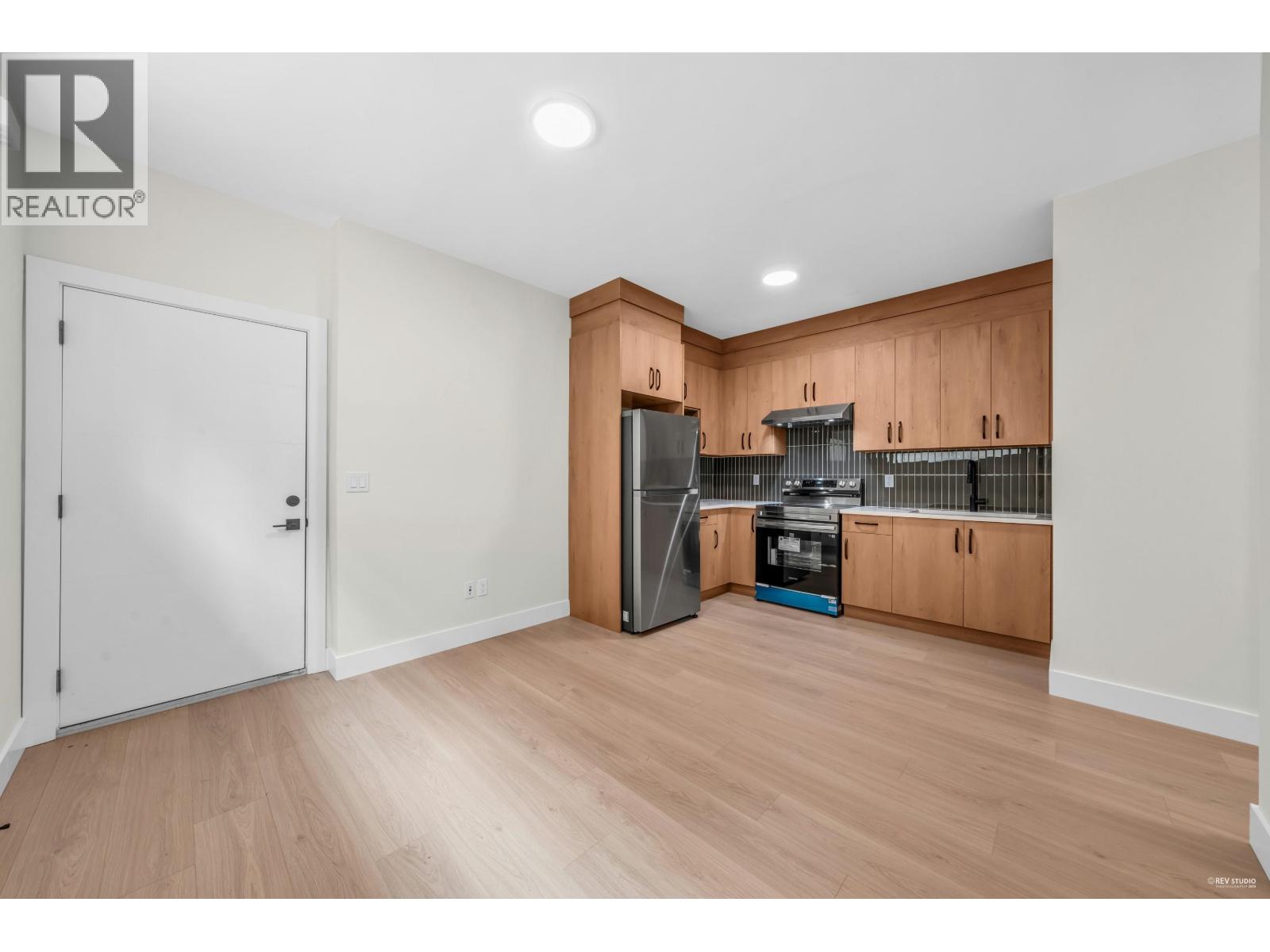 Photo 27 of 1405 Eighth Avenue, New Westminster BC