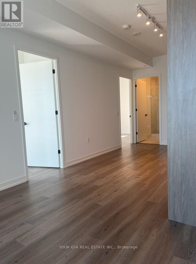Photo 11 of 2912 28 Interchange Way, Vaughan ON