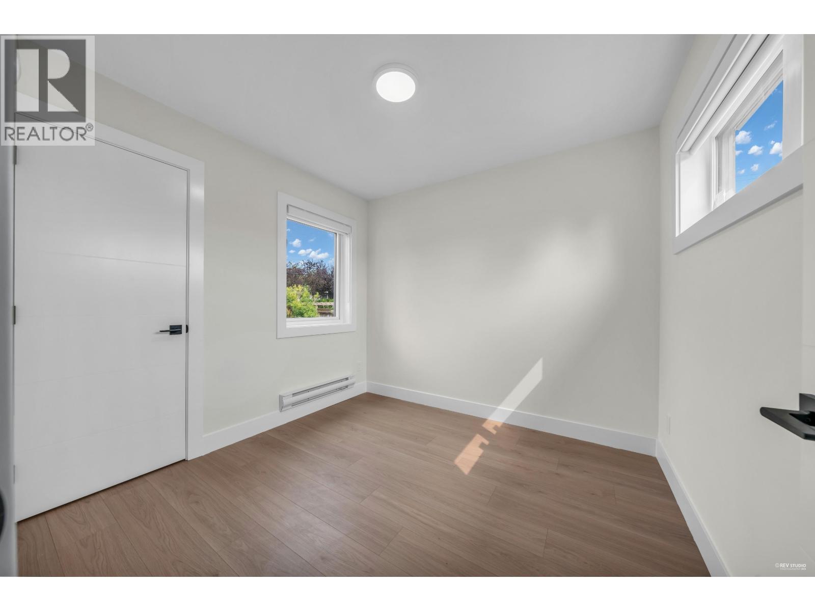 Photo 38 of 1405 Eighth Avenue, New Westminster BC