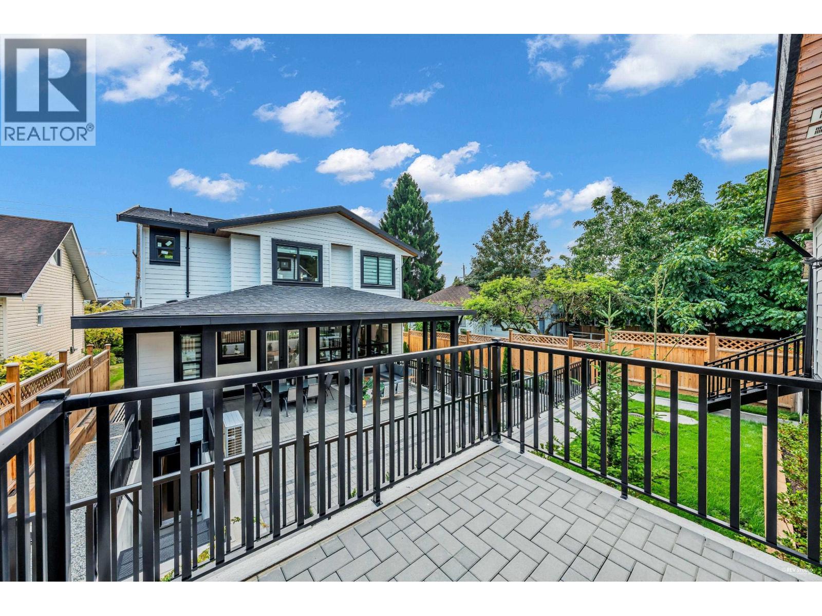 Photo 37 of 1405 Eighth Avenue, New Westminster BC