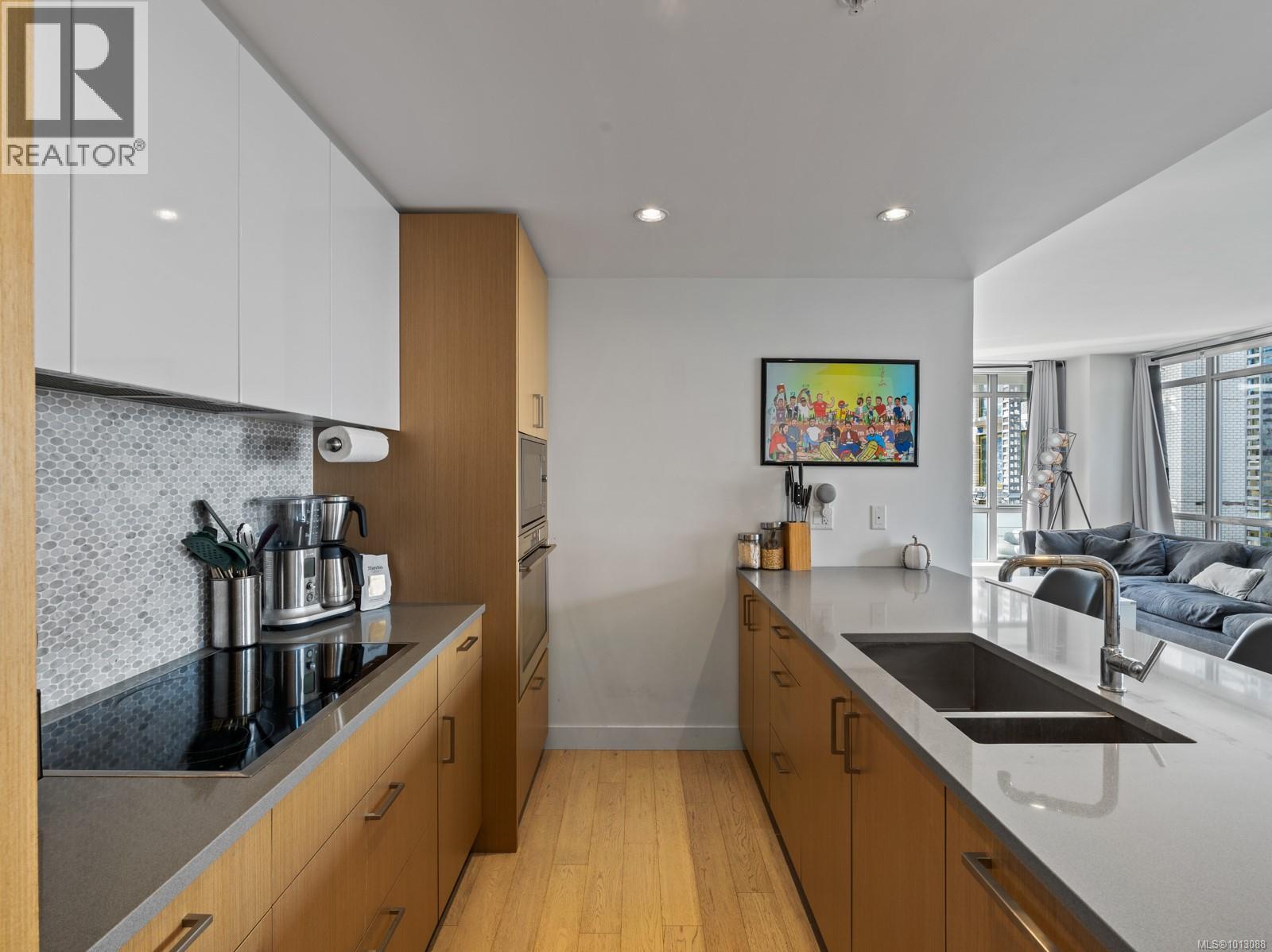 502 838 Broughton Street, Victoria