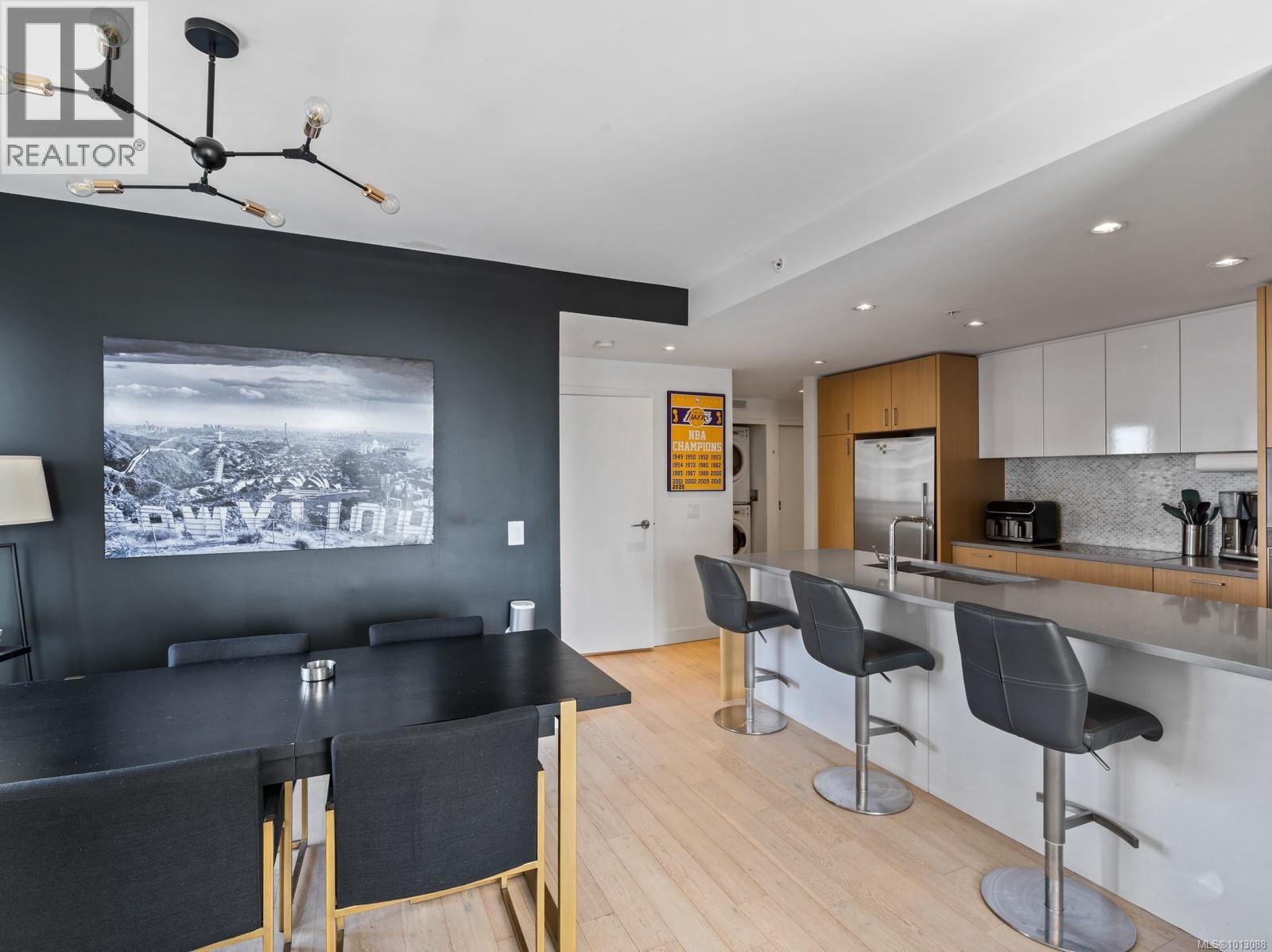 502 838 Broughton Street, Victoria