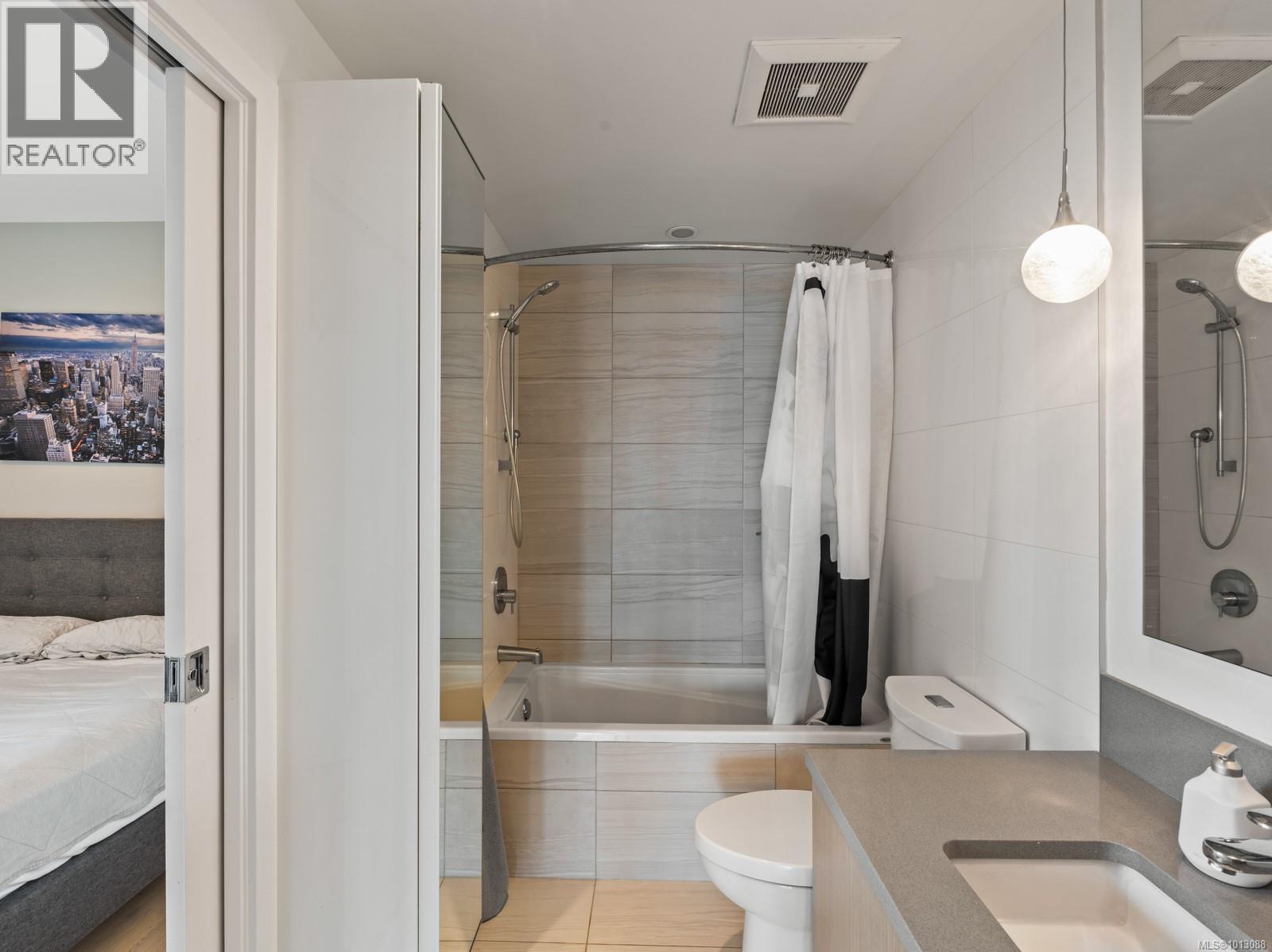 502 838 Broughton Street, Victoria