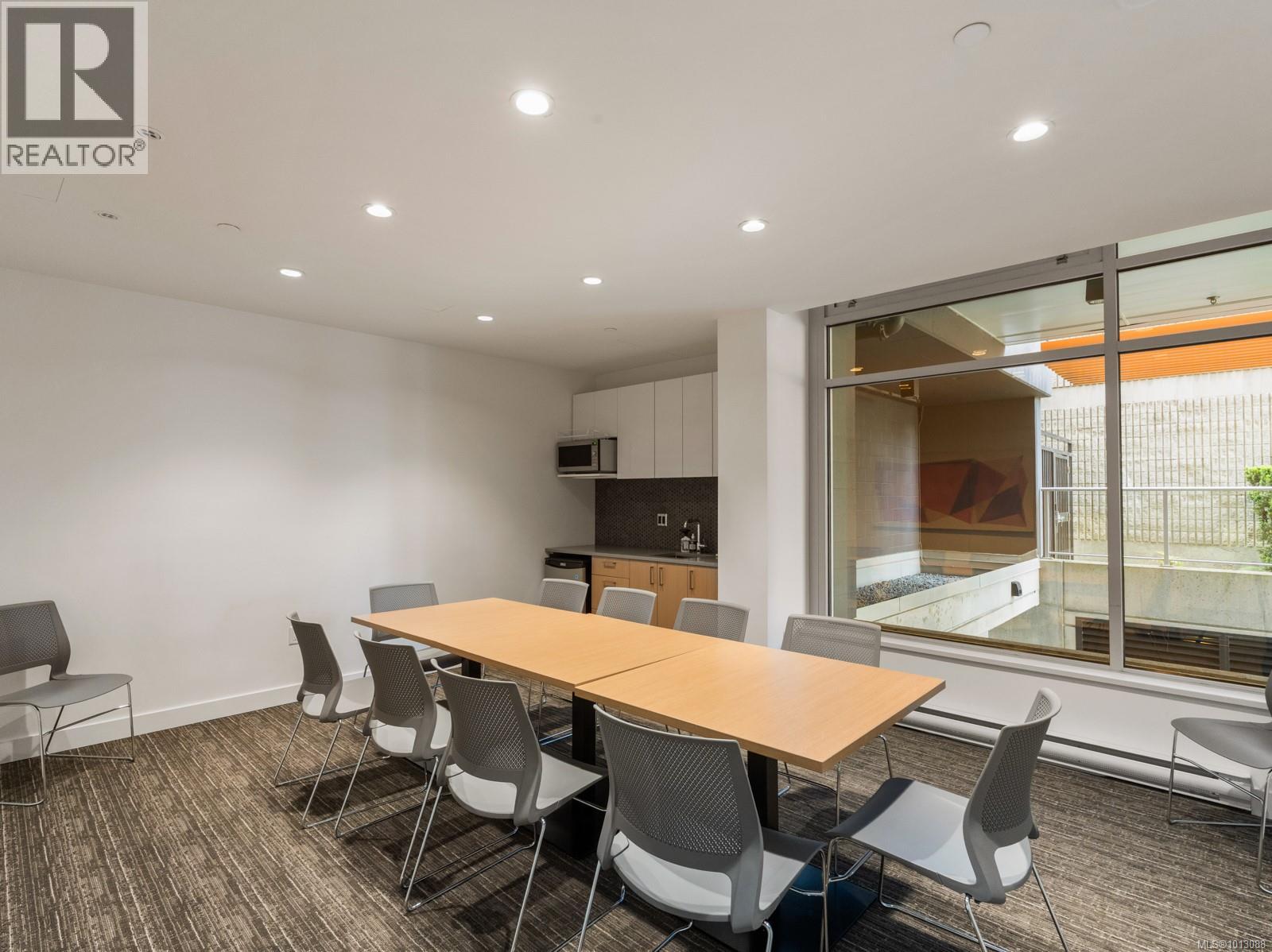 502 838 Broughton Street, Victoria