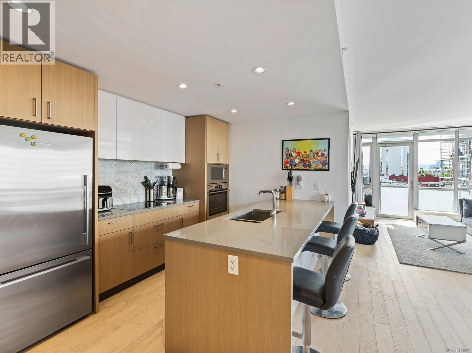 502 838 Broughton Street, Victoria