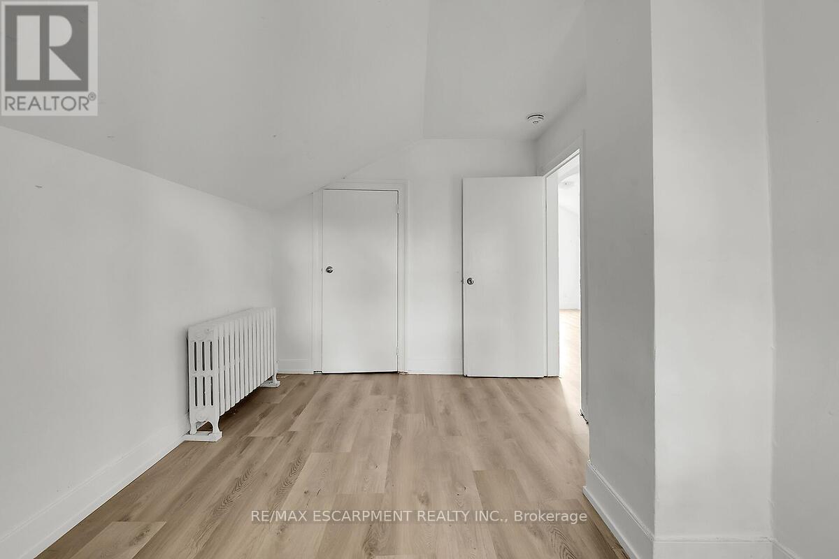 Photo 12 of 43 Centre Street, St Catharines ON