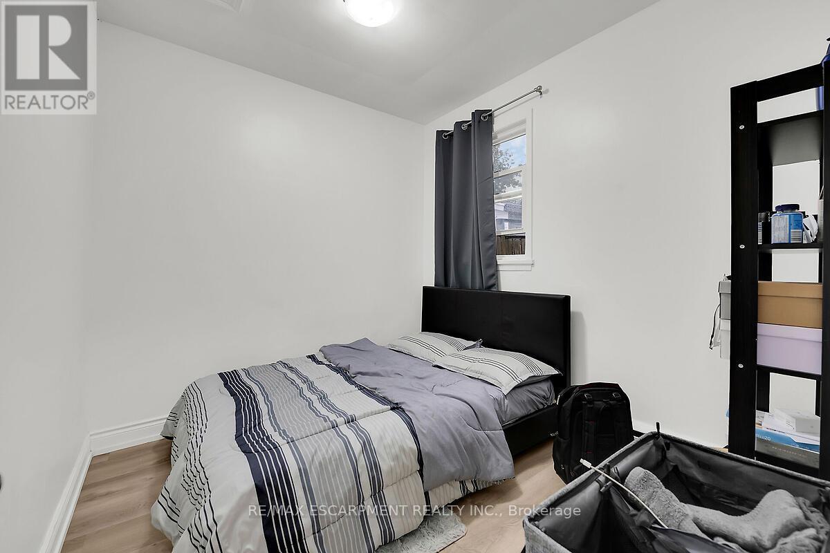 Photo 21 of 43 Centre Street, St Catharines ON