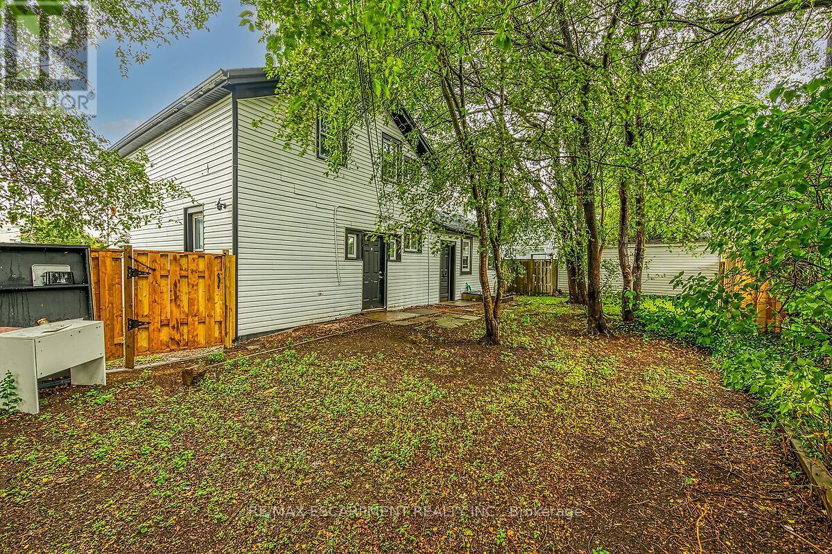 Photo 34 of 43 Centre Street, St Catharines ON