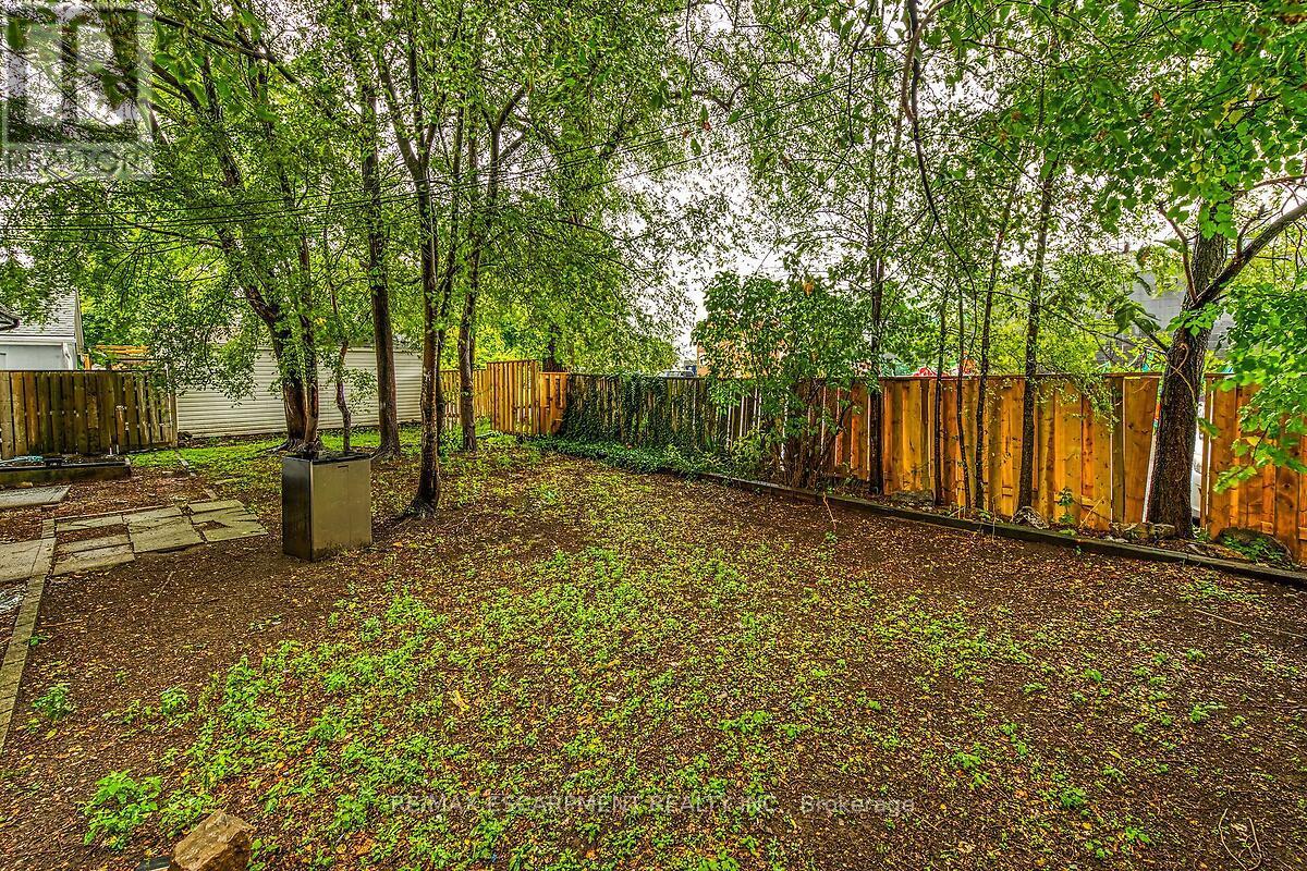 Photo 35 of 43 Centre Street, St Catharines ON