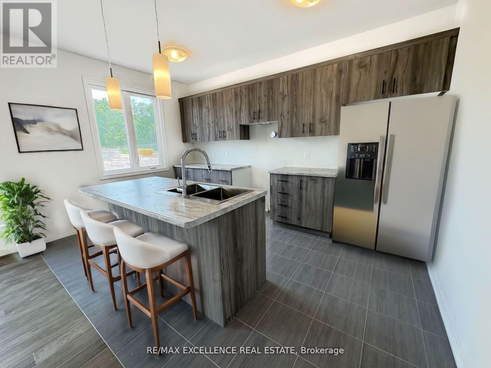Photo 3 of 197 Southworth Street, Welland ON
