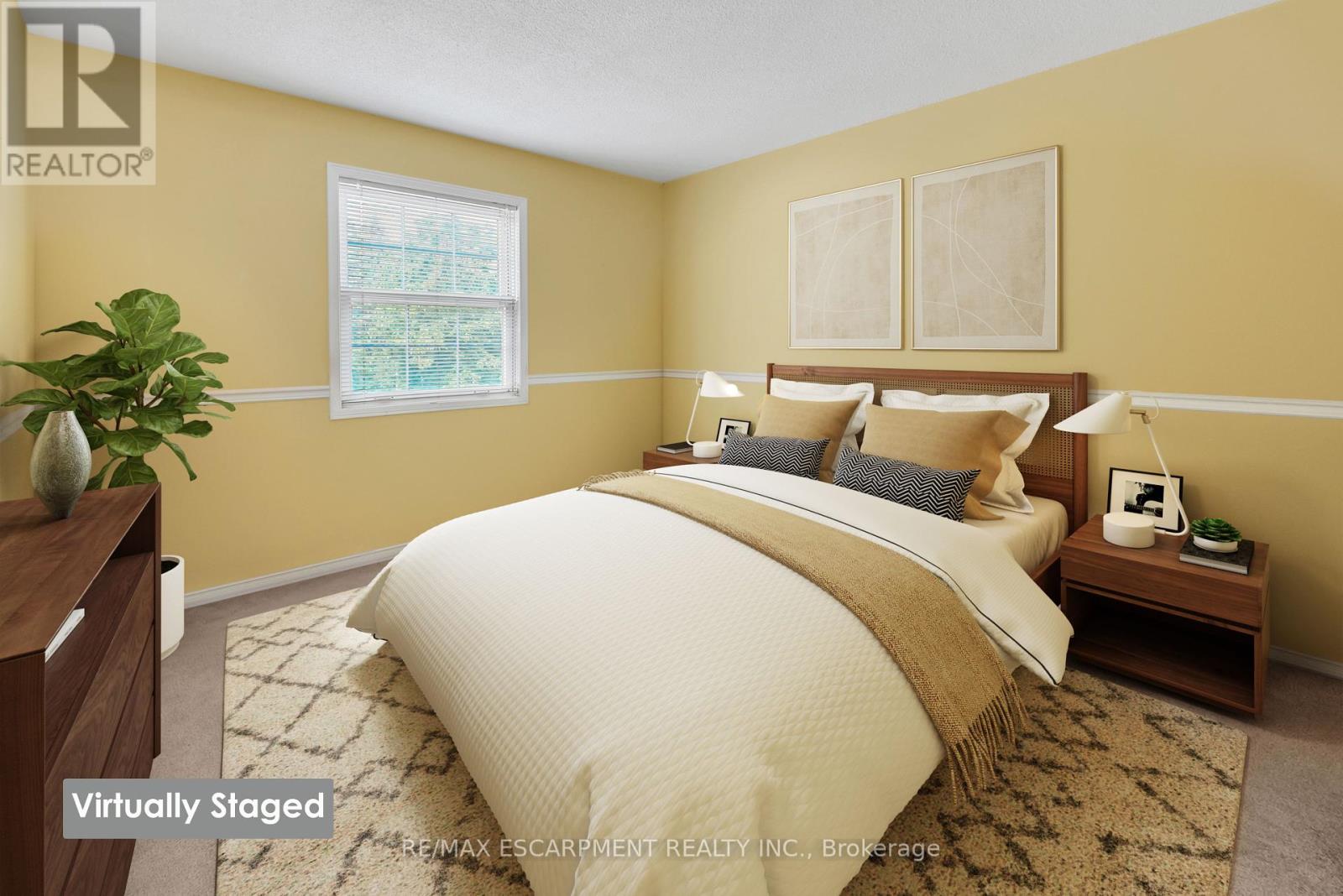 Photo 13 of 9 Hedgelawn Drive, Grimsby ON