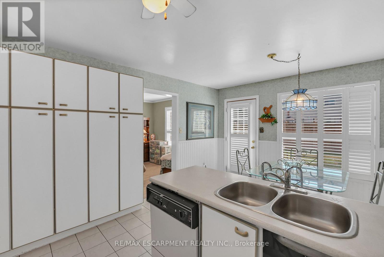 Photo 9 of 9 Hedgelawn Drive, Grimsby ON