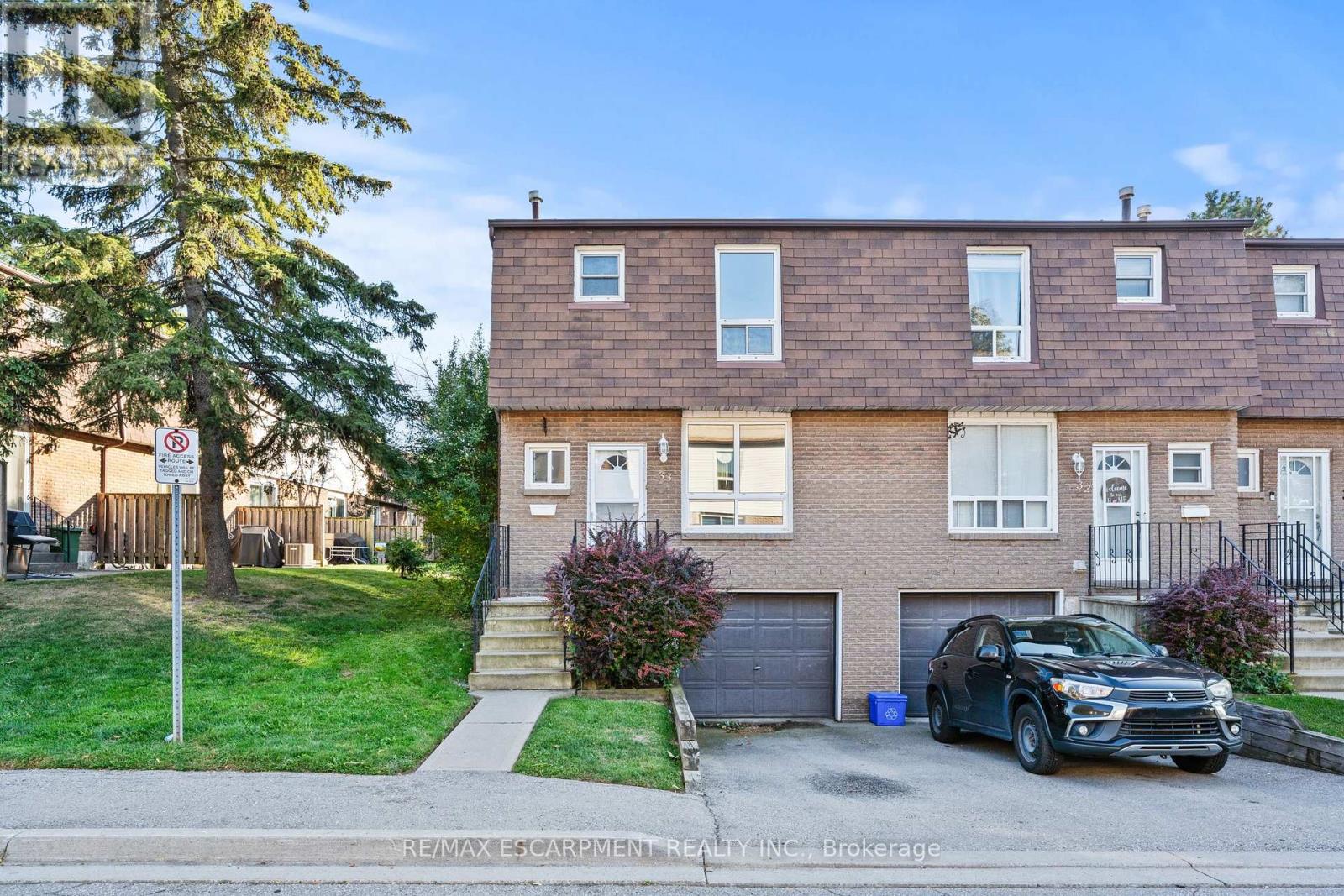 Photo 2 of 33 1301 Upper Gage Avenue, Hamilton ON