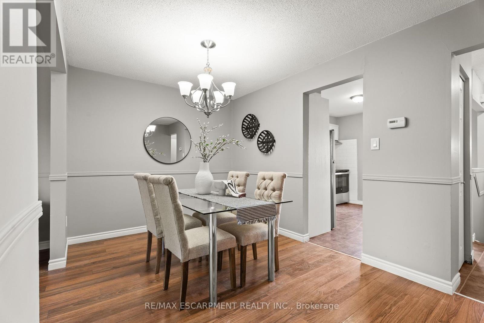 Photo 7 of 33 1301 Upper Gage Avenue, Hamilton ON
