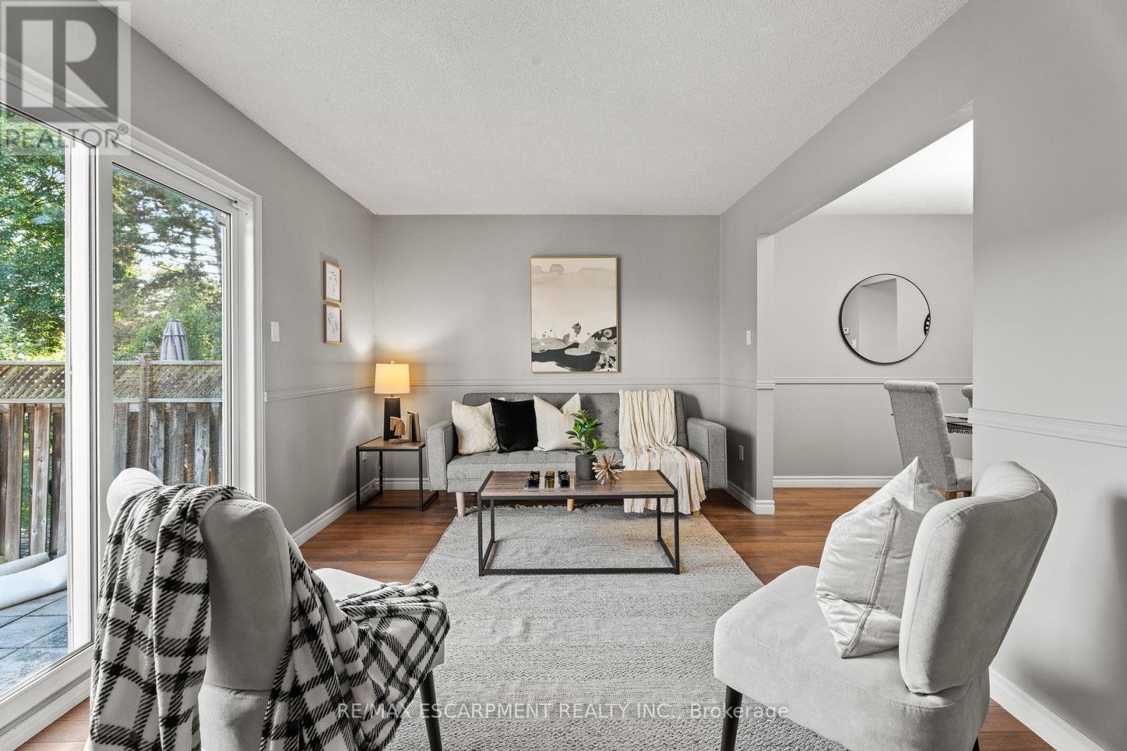 Photo 8 of 33 1301 Upper Gage Avenue, Hamilton ON