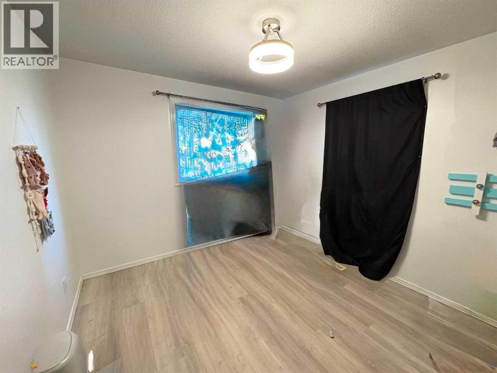 5115 48 Avenue, Sylvan Lake