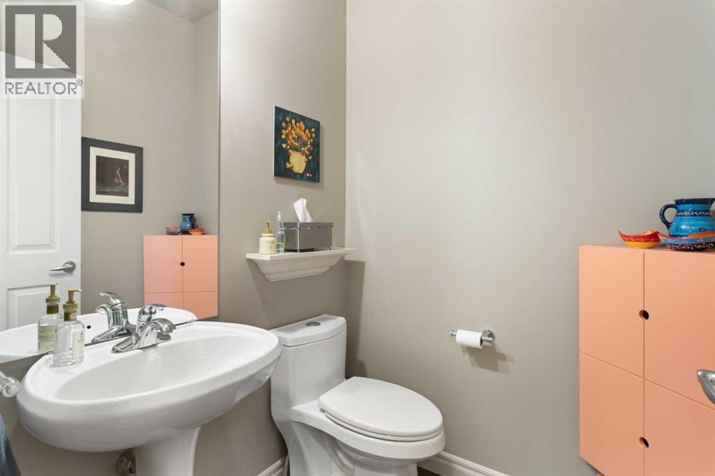 Photo 11 of 161 Bridlerange Circle Sw, Calgary AB