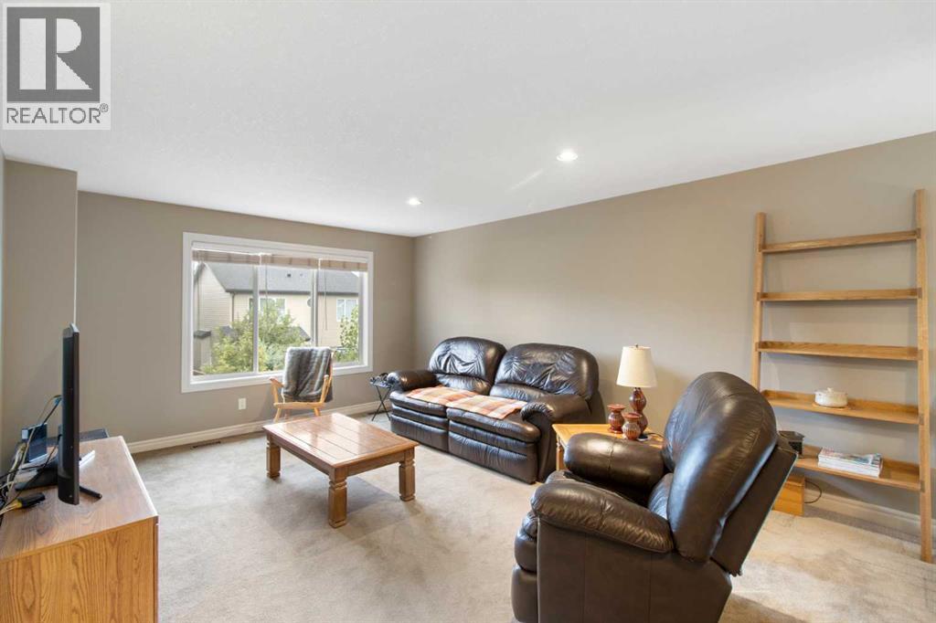 Photo 13 of 161 Bridlerange Circle Sw, Calgary AB
