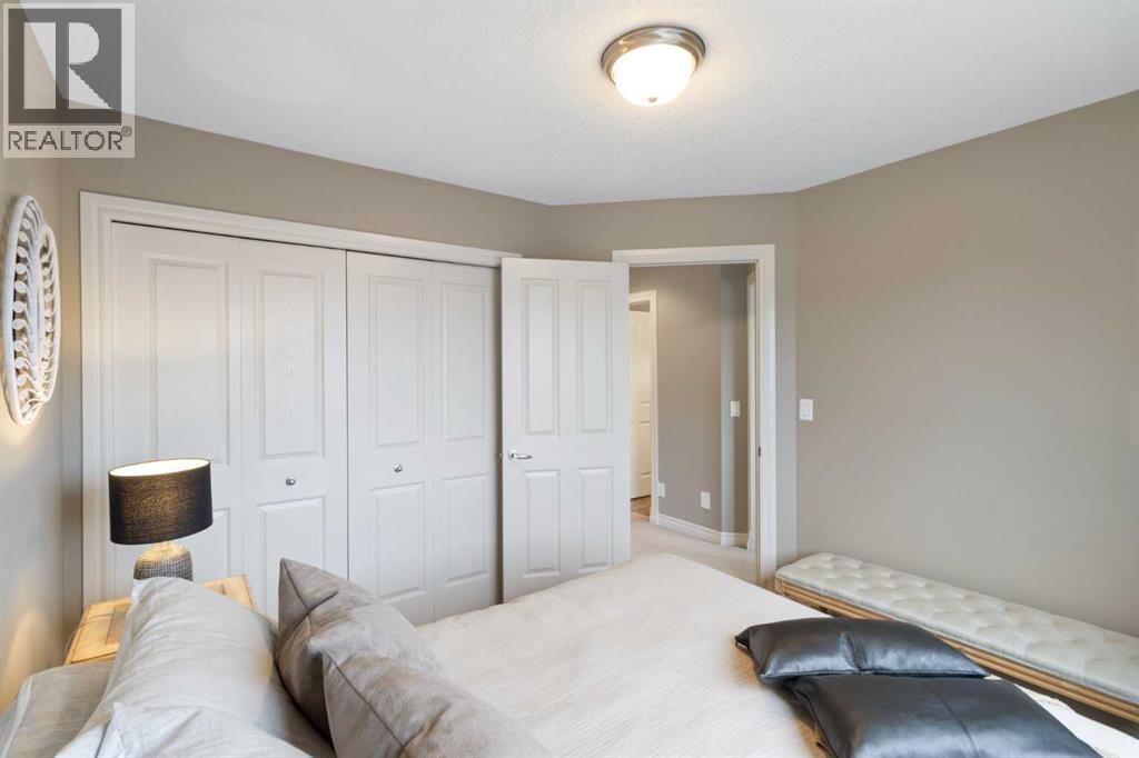 Photo 24 of 161 Bridlerange Circle Sw, Calgary AB