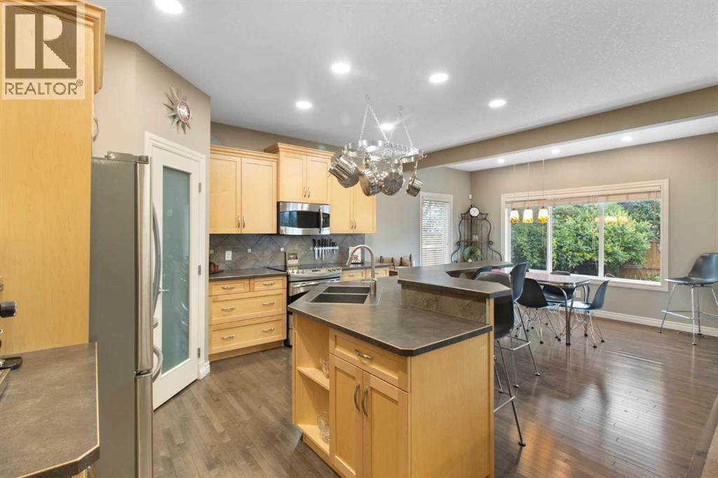Photo 6 of 161 Bridlerange Circle Sw, Calgary AB