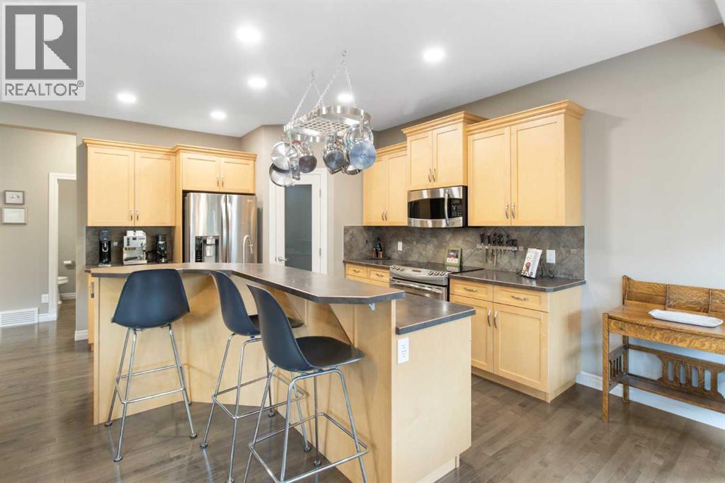 Photo 8 of 161 Bridlerange Circle Sw, Calgary AB