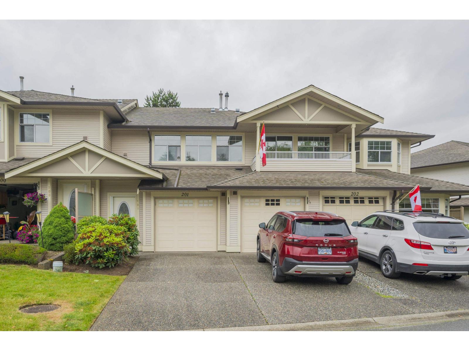 Photo 1 of 201 20391 96 Avenue, Langley BC