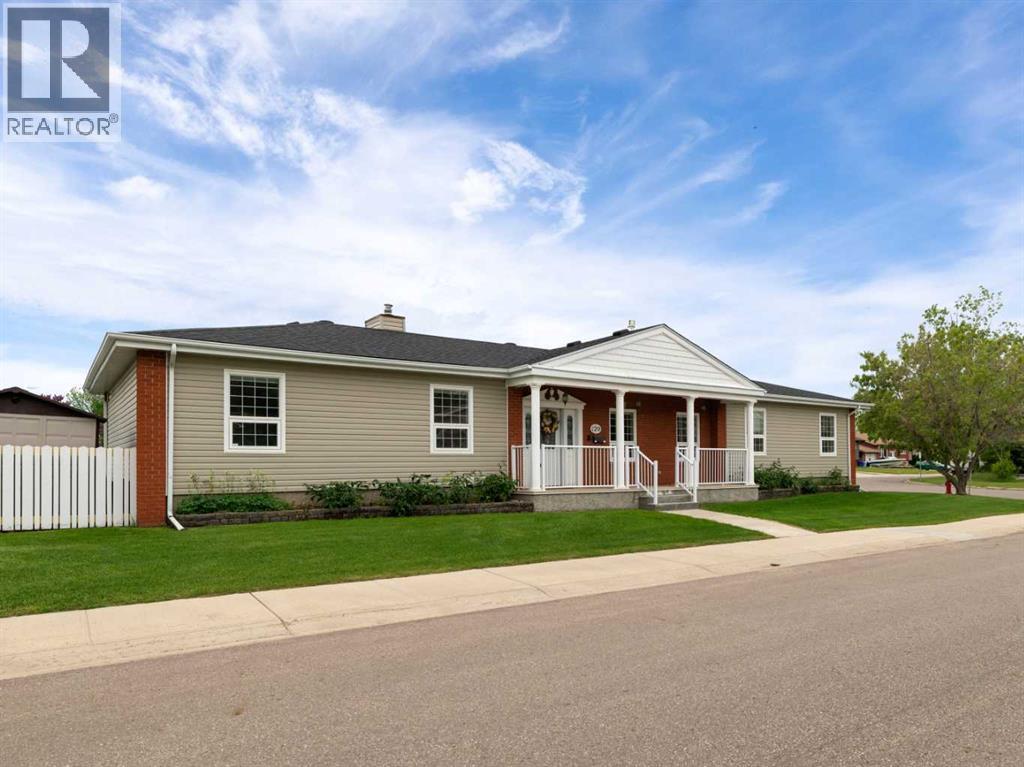 Photo 2 of 129 Caldwell Crescent, Fort Mcmurray AB