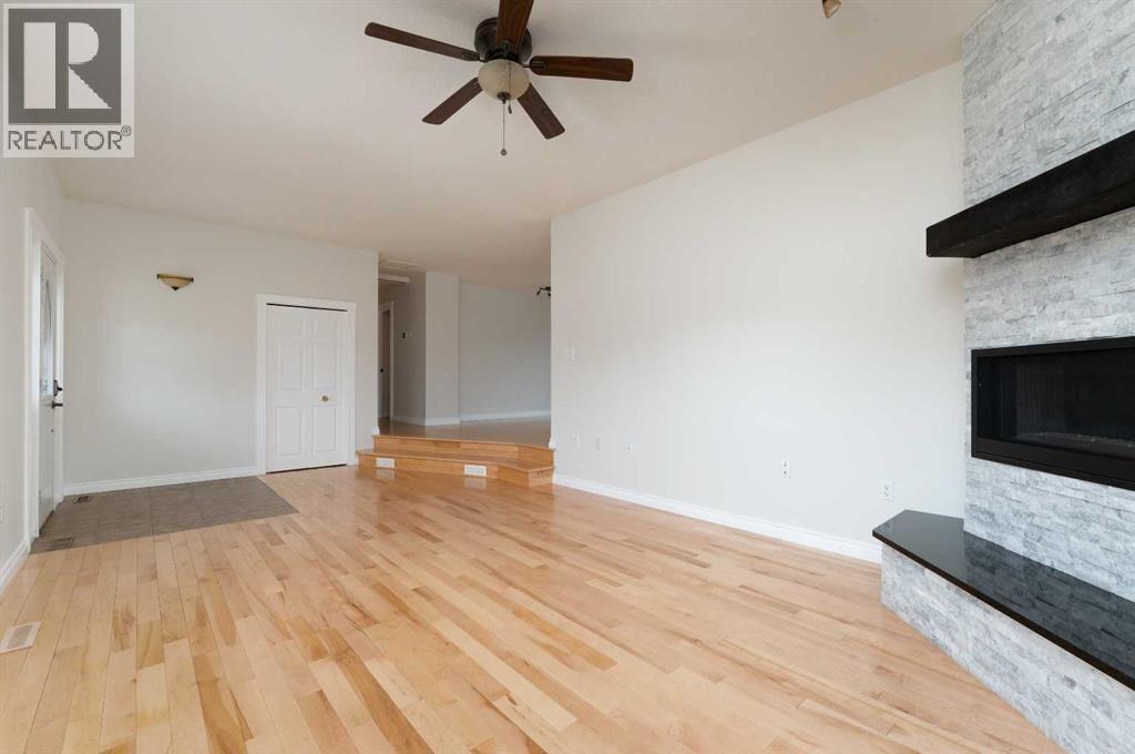 Photo 6 of 129 Caldwell Crescent, Fort Mcmurray AB