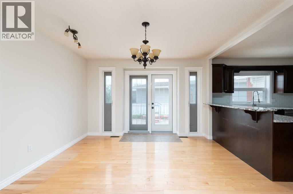 Photo 8 of 129 Caldwell Crescent, Fort Mcmurray AB