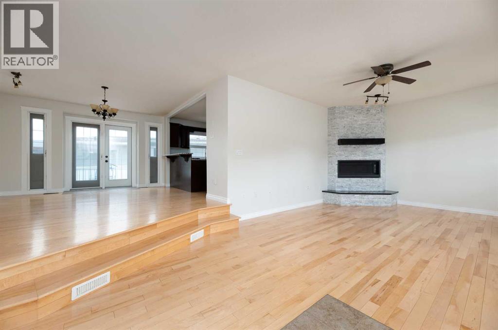 Photo 7 of 129 Caldwell Crescent, Fort Mcmurray AB