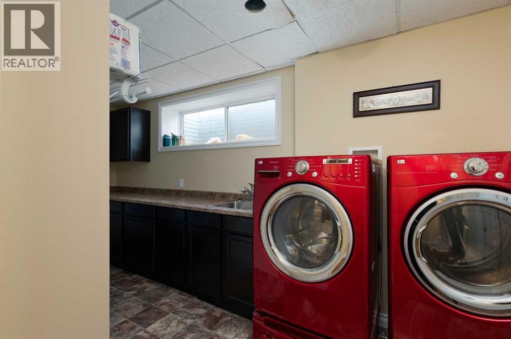 Photo 25 of 129 Caldwell Crescent, Fort Mcmurray AB