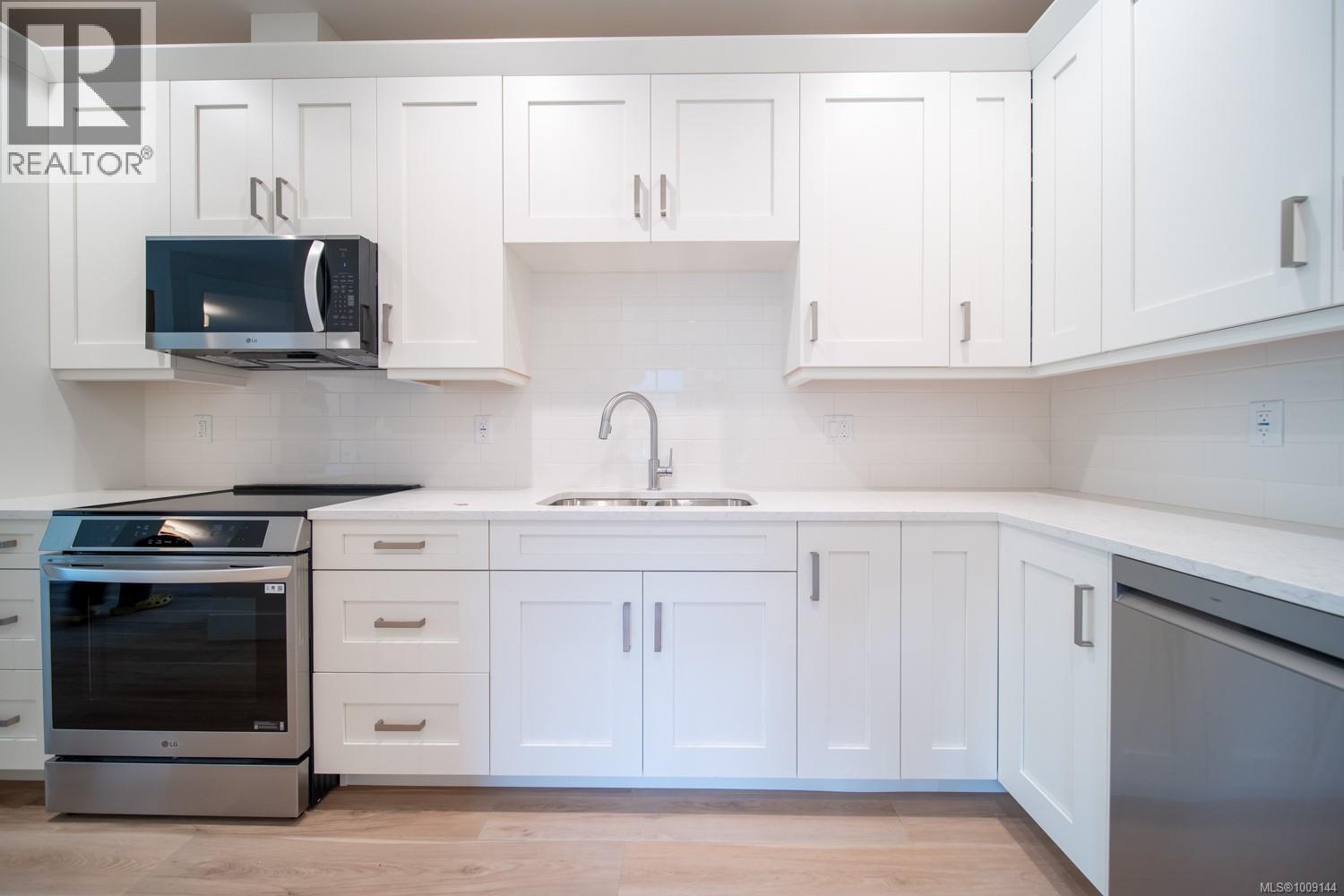 A/C 247 Finholm St, Parksville