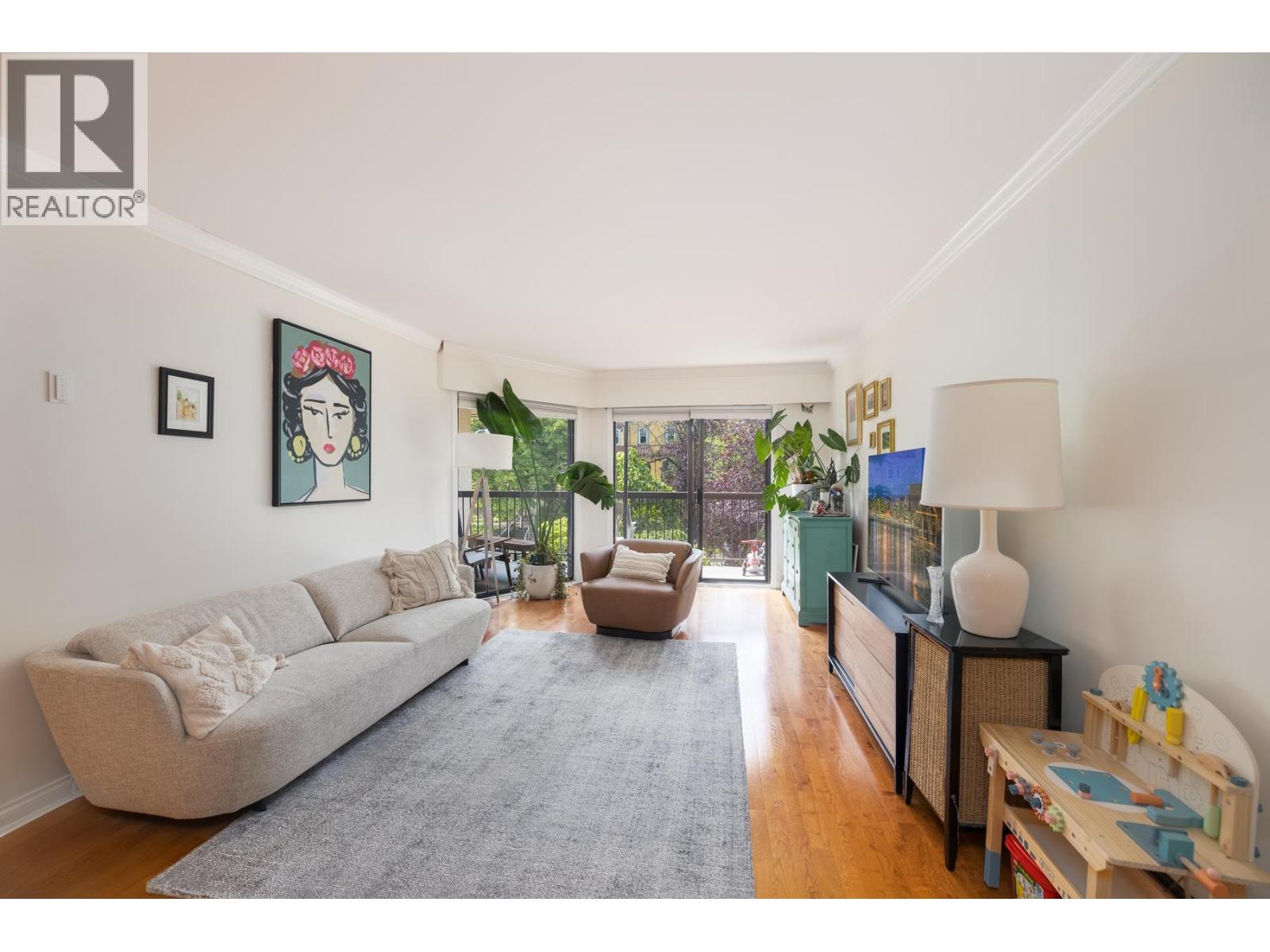 Photo 10 of 301 1235 W 15th Avenue, Vancouver BC